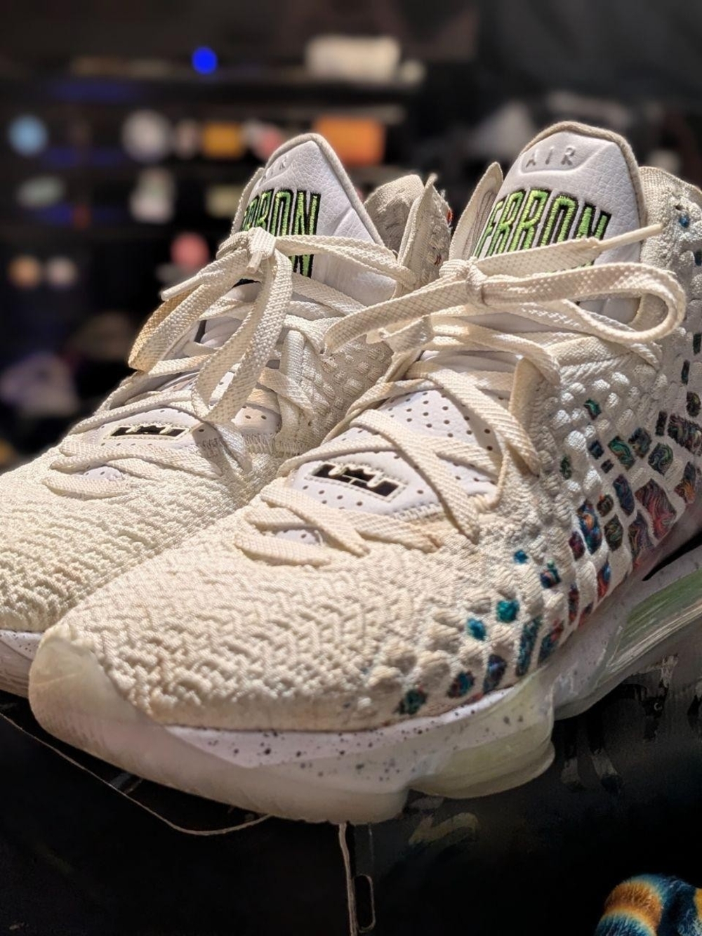 Nike Men's LeBron 17 'Air Commands' White/ multicolored, Size 13